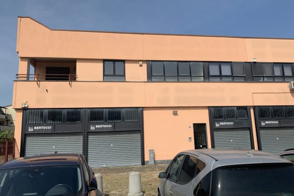 Rozzano (MI) affittasi ufficio 140 Mq.